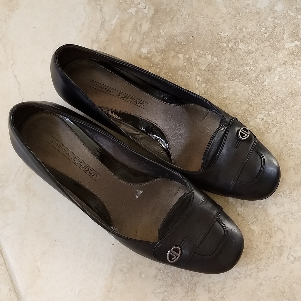 Circa Joan & David Block Heel Pump